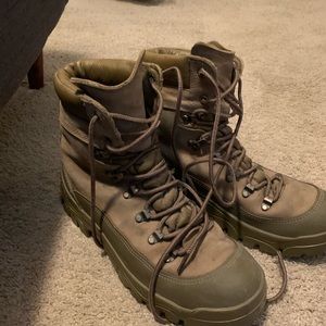Combat boots